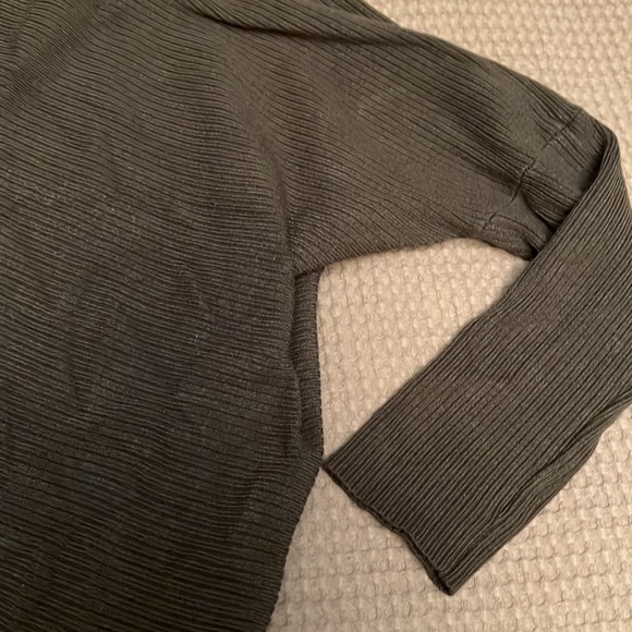 Sweater - Picture 3 of 3